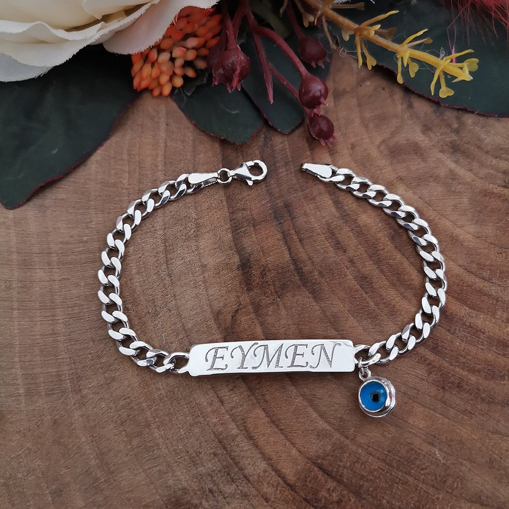 925 Ayar Gümüş Plakalı Nazar Boncuğu Sallantılı İsimli 925 Ayar Gümüş Plakalı Nazar Boncuğu Sallantılı İsimli